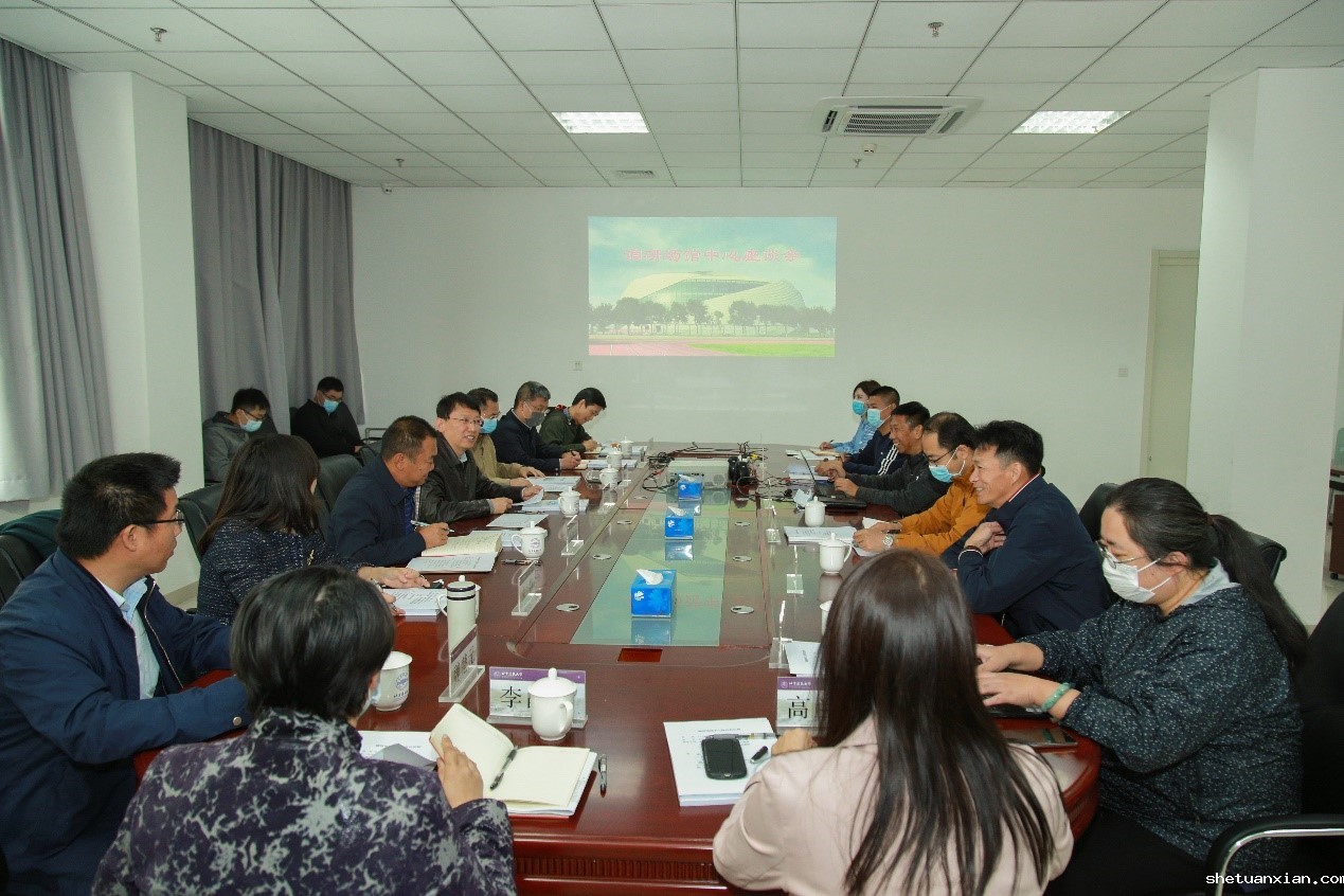 姜泽廷同志到场馆中心调研