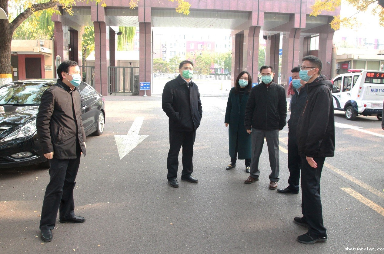 市教工委副书记狄涛一行到我校检查垃圾分类工作