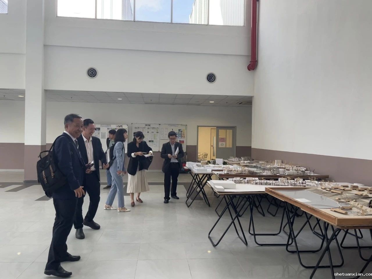 5616eb348e4e4bcf9556edc40fc77958.jpg 5616eb348e4e4bcf9556edc40fc77958.jpg