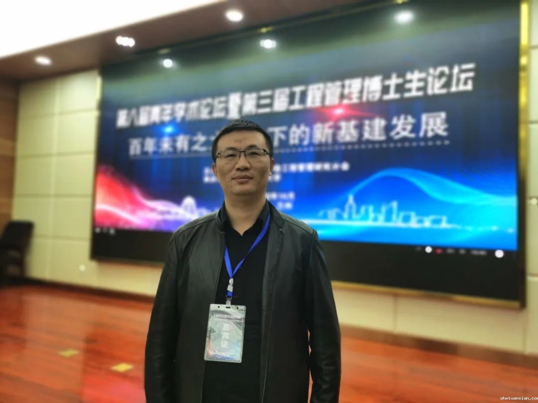 【建大·青椒】教书育人秉初心，他是百变“小马哥”