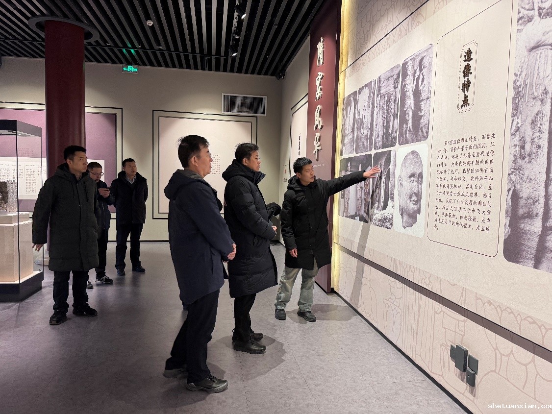 4e5e268425ef4125b9a200c6bf0c759d.jpg 4e5e268425ef4125b9a200c6bf0c759d.jpg