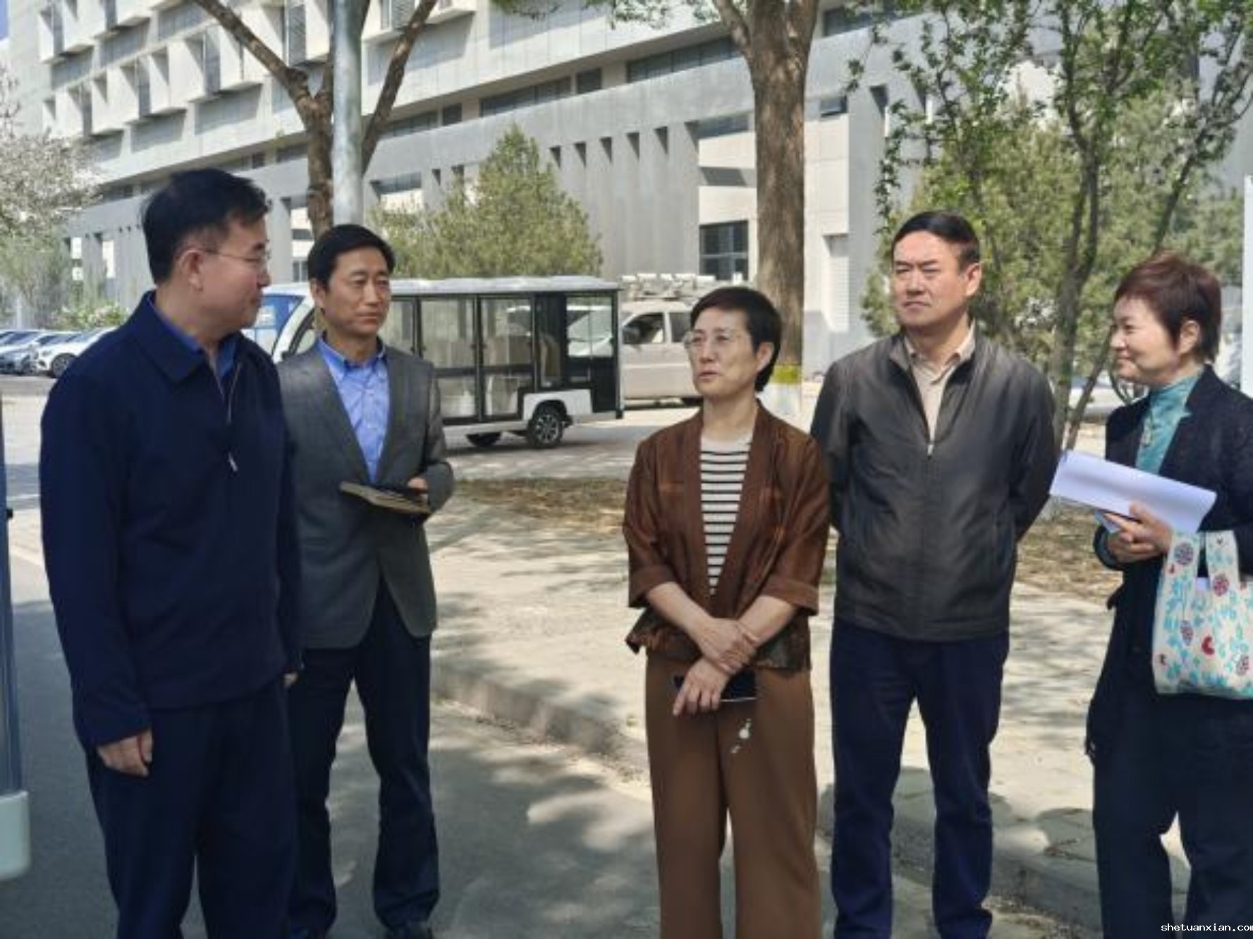 大兴区政协副主席李爱芳来校开展委员走访活动