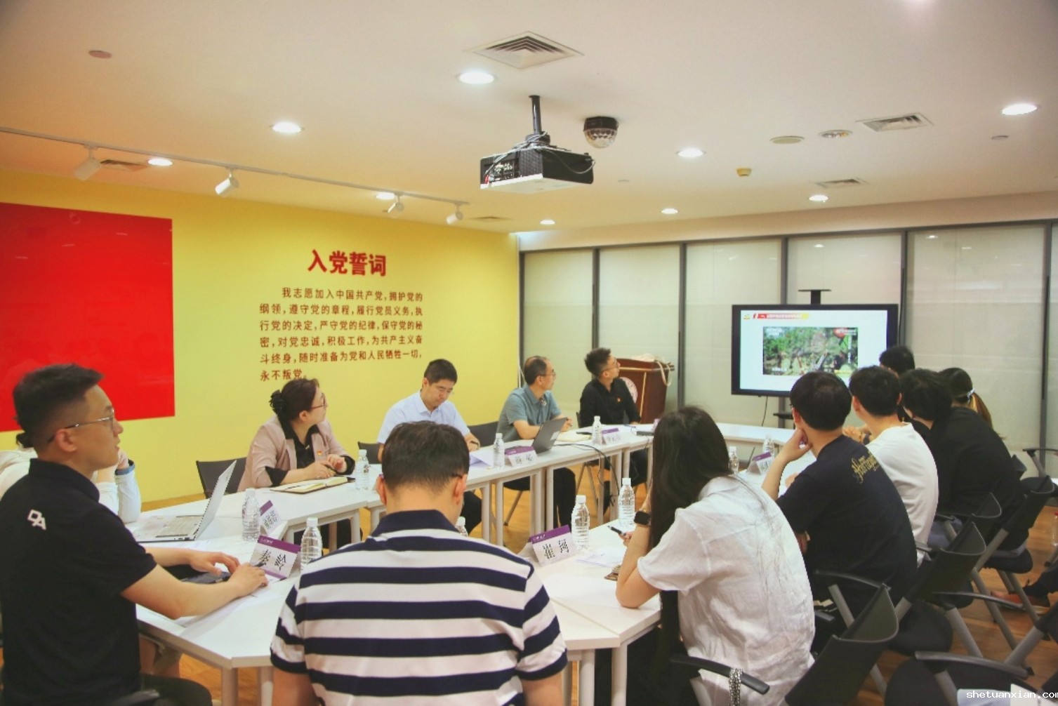 纪委书记薛晏为智科学院毕业生党员讲授专题党课