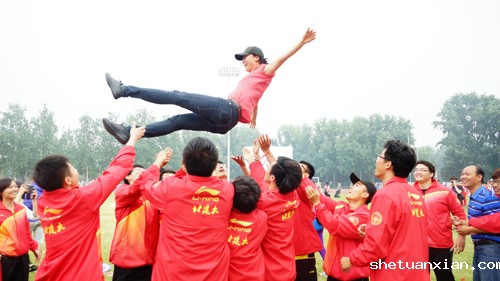 【建大故事】教练肖洪凡和她的“孩儿们”